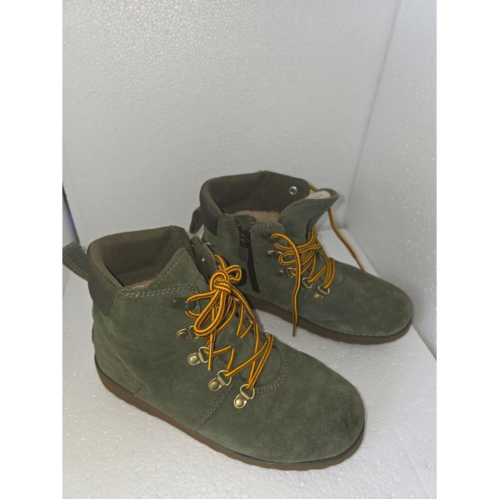 UGG Green Suede Sheepskin Lined Lace-Up Ankle Bootie Water Resistant 8